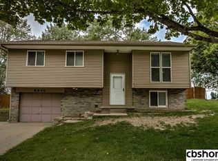 8806 S 143rd Ave, Omaha, NE 68138