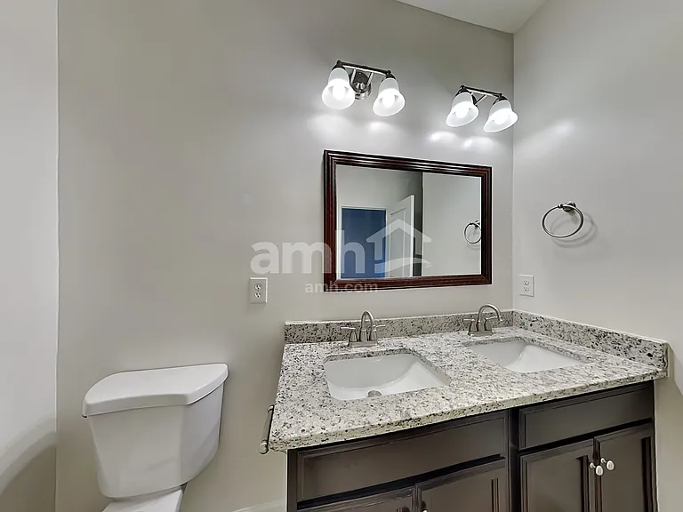 553 Friar Park Ln — Photo 10