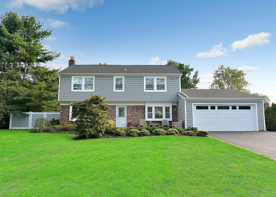 1st image of 34 Millbrook Dr