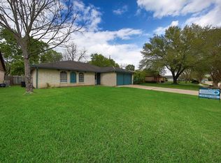 13318 Oak Ledge Dr, Houston, TX 77065