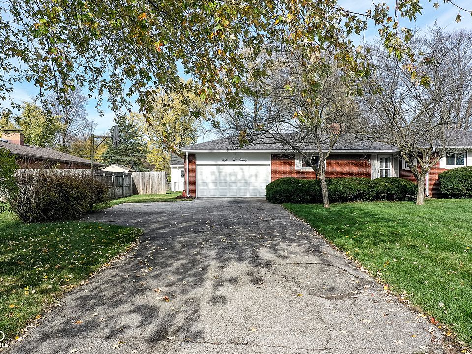 1st image of 820 Clossey Dr