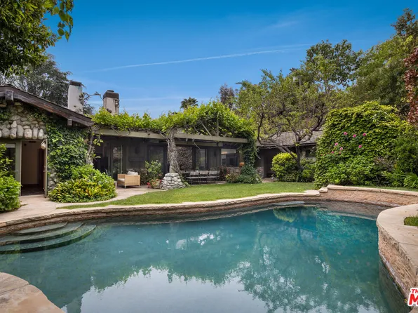 12733 Parkyns St, Los Angeles, CA 90049