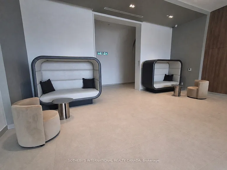 2075 Lakeshore Rd #1303 — Photo 7