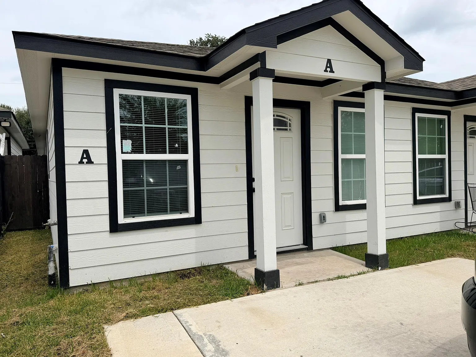 3 bed, 1.5 bath, 2244 sqft, $1,500 — Photo 1