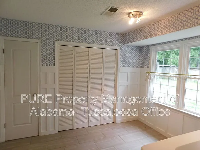1213 Heritage Ln — Photo 15