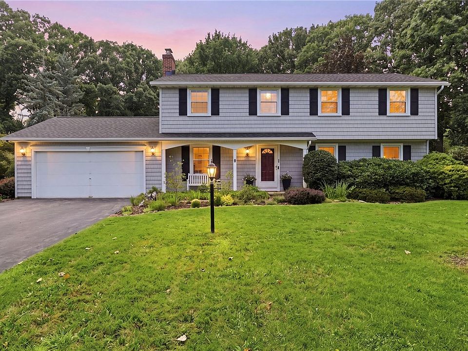 1st image of 36 Autumn Oak Cir