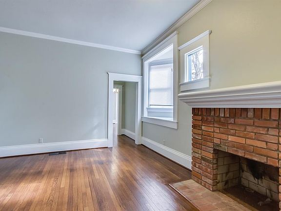 3rd image of 4936 Worth St #A