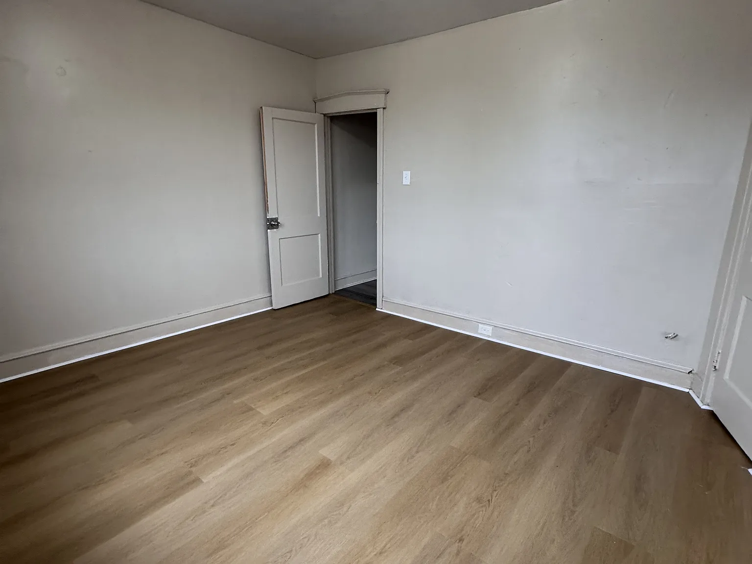3 bed, 1350 sqft, $1,350 — Photo 3