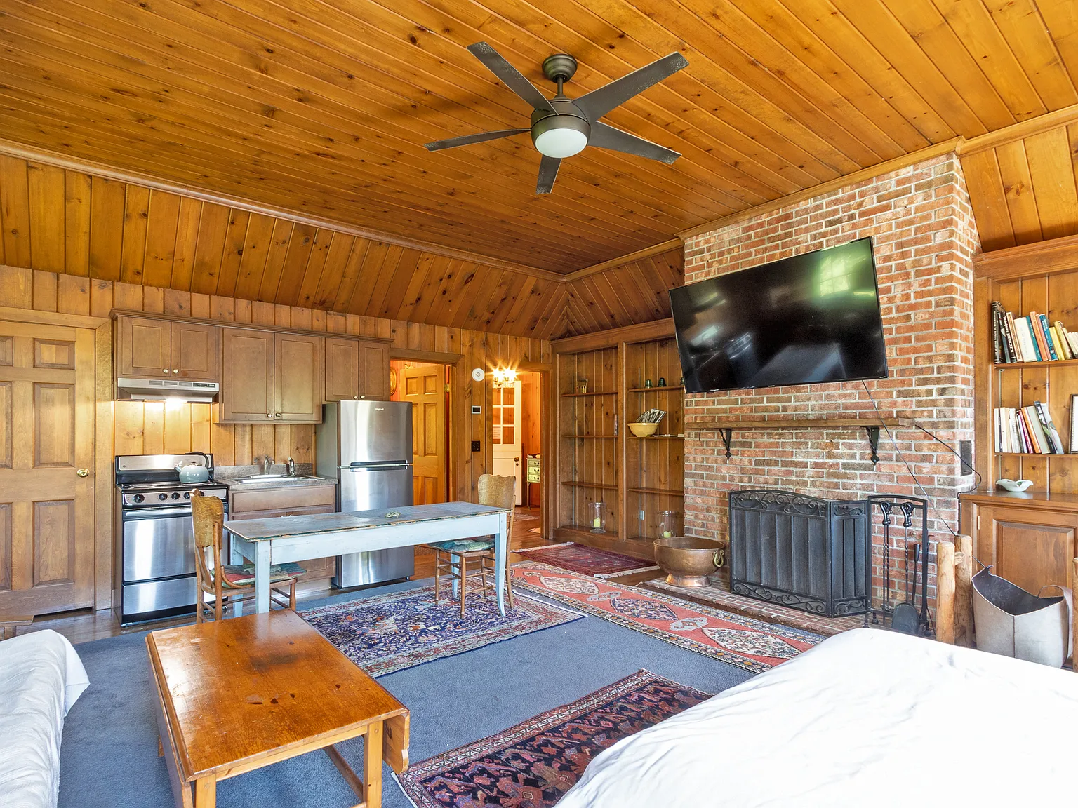 390 Erpf Rd — Photo 3