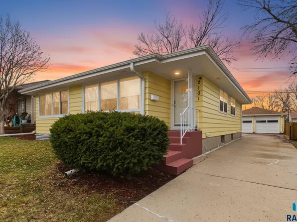 2101 S Willow Ave, Sioux Falls, SD 57105
