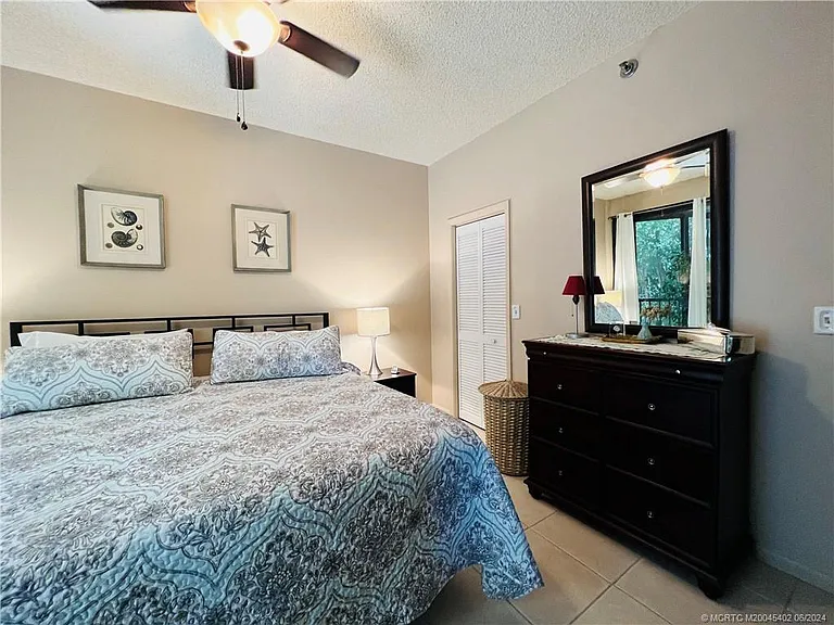 221 NE Plantation Rd #215 — Photo 32