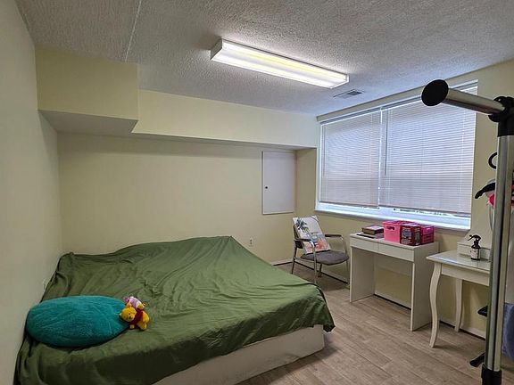 3rd image of 10 Casey Ct