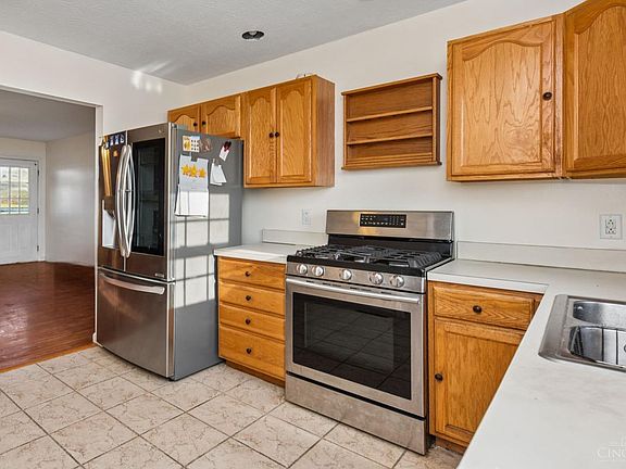 3rd image of 72 Alex Ln