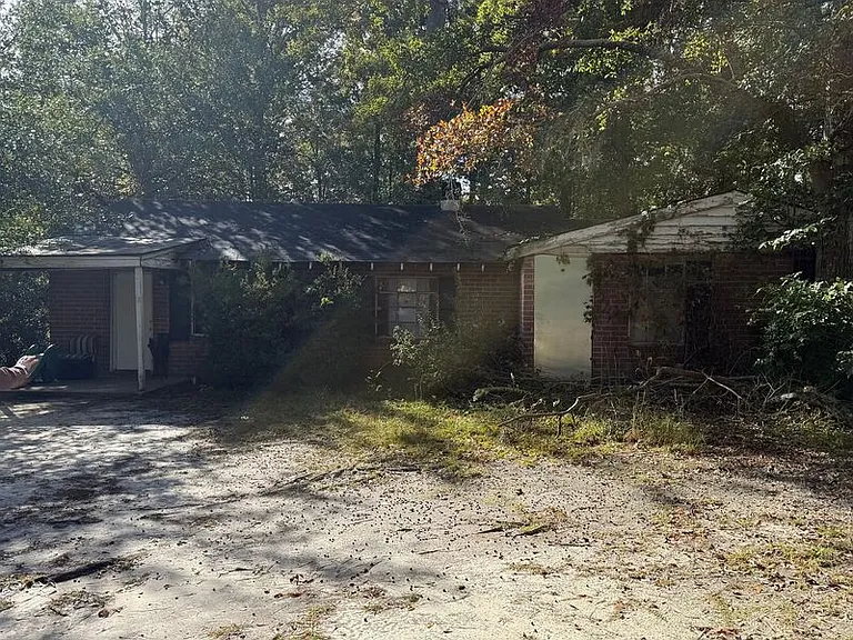 18B Carrol Dr — Photo 1
