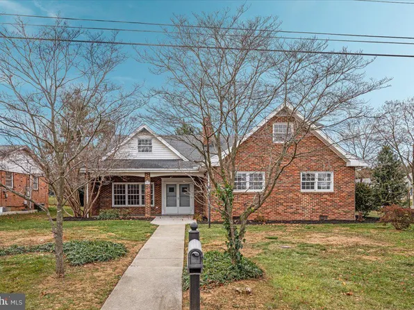 327 Russelcroft Rd, Winchester, VA 22601