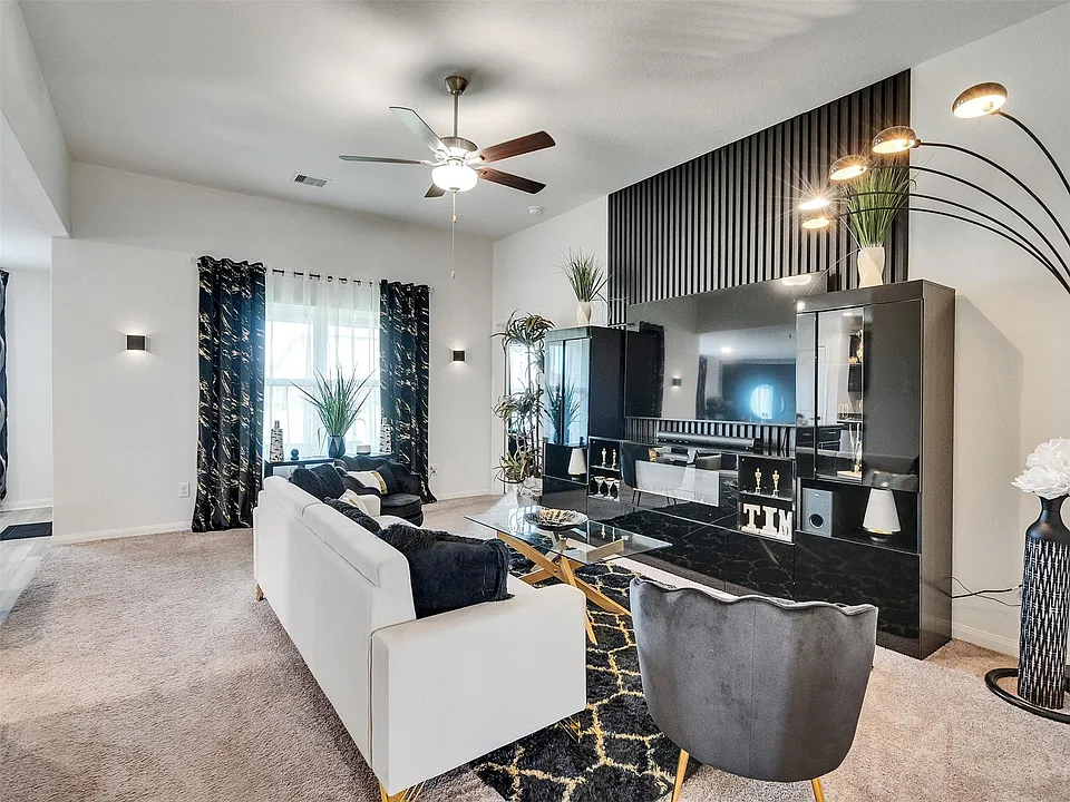 412 Maple Fawn Dr