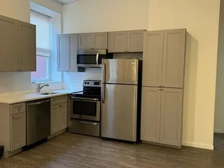 Newly Renovated Temple Student Housing — Photo 1