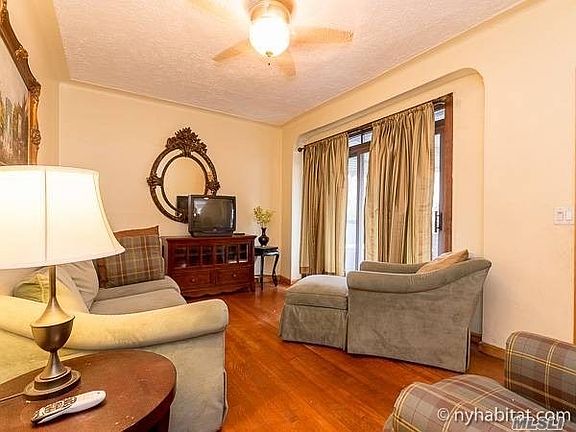 5th image of 5068 42nd St