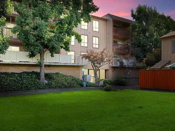 1540 Center Rd APT 385, Novato, CA 94947