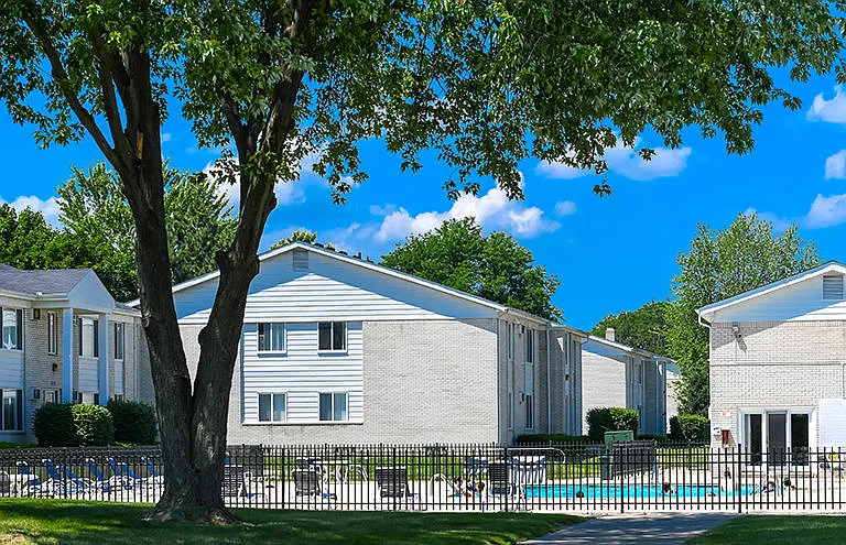 Sterling Park Apartments — Photo 16