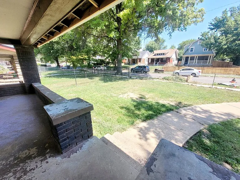 5248 Euclid Ave — Photo 39