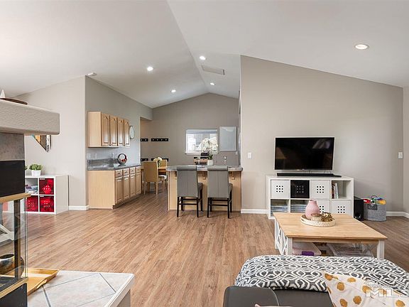 4th image of 2863 Sierra Manor Dr