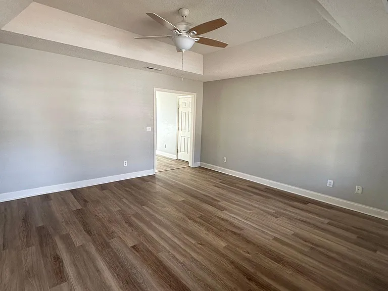 3621 Beacon Dr — Photo 4