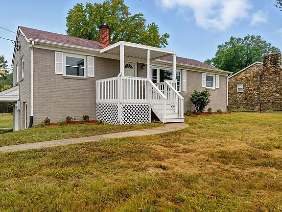 2nd image of 35 Castle Craig Dr