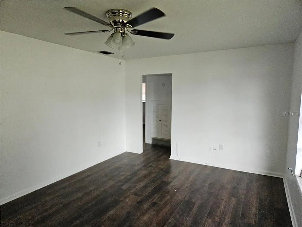 3 bed, 2.0 bath, 1303 sqft, $2,295 — Photo 3