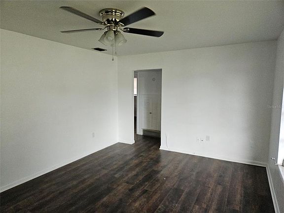 3rd image of 1574 Crown St