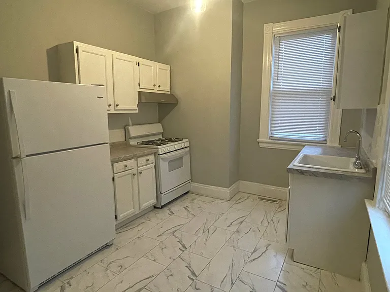 2225 Washington Ave #1 — Photo 6