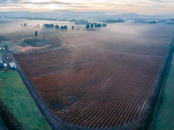 8952 Santiam Loop SE, Aumsville, OR 97325