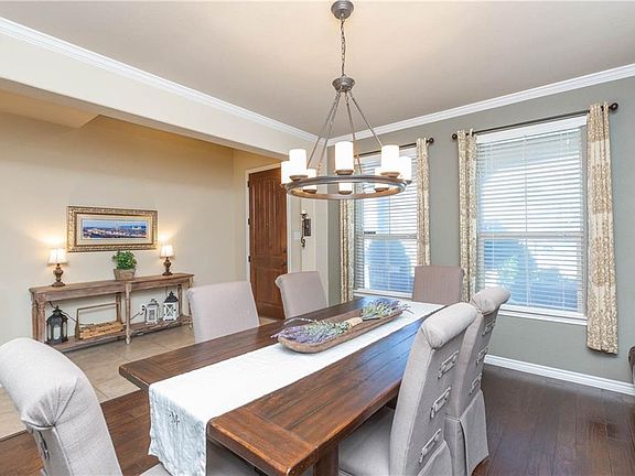 3rd image of 8805 Devonshire Dr