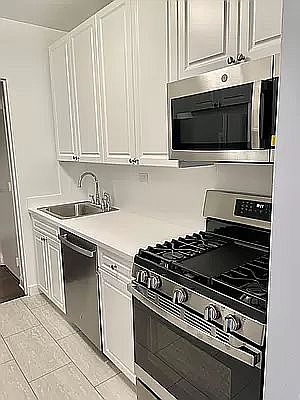 4th image of 215 E 68th St APT 14C