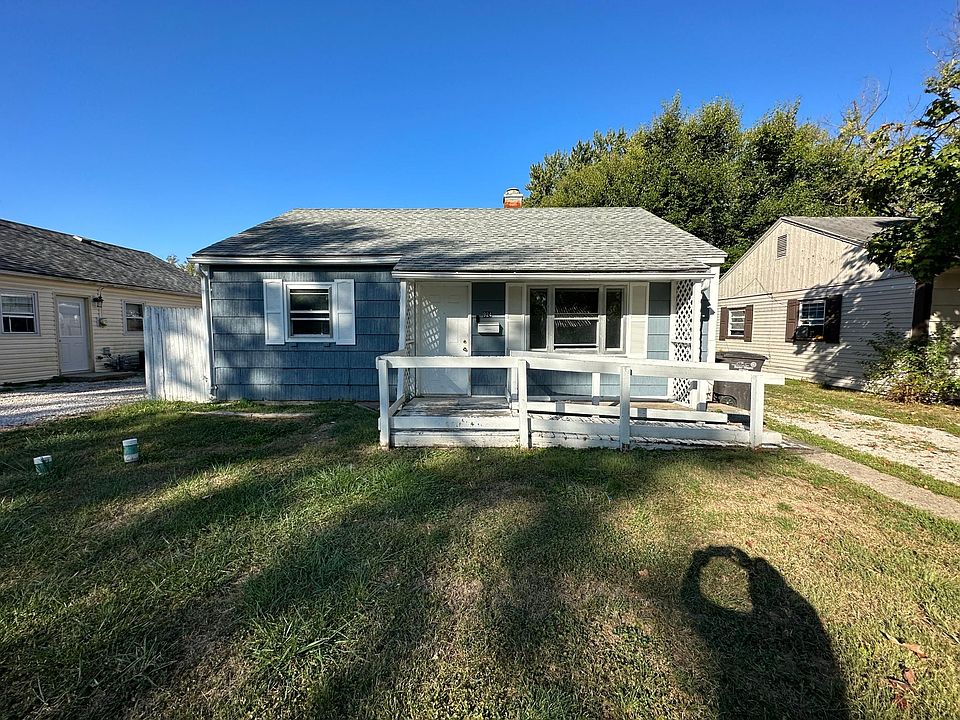 1st image of 924 Giddings St