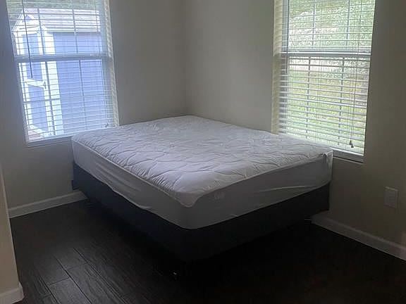 4th image of 510 Pin Oak Ln