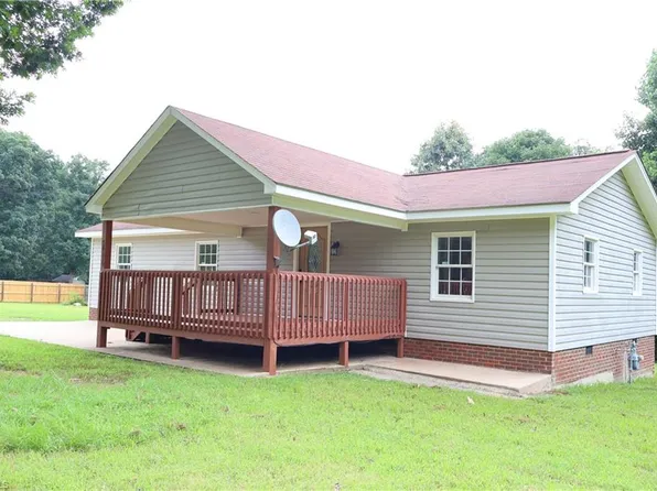 3466 Calloway Dr, Haw River, NC 27258