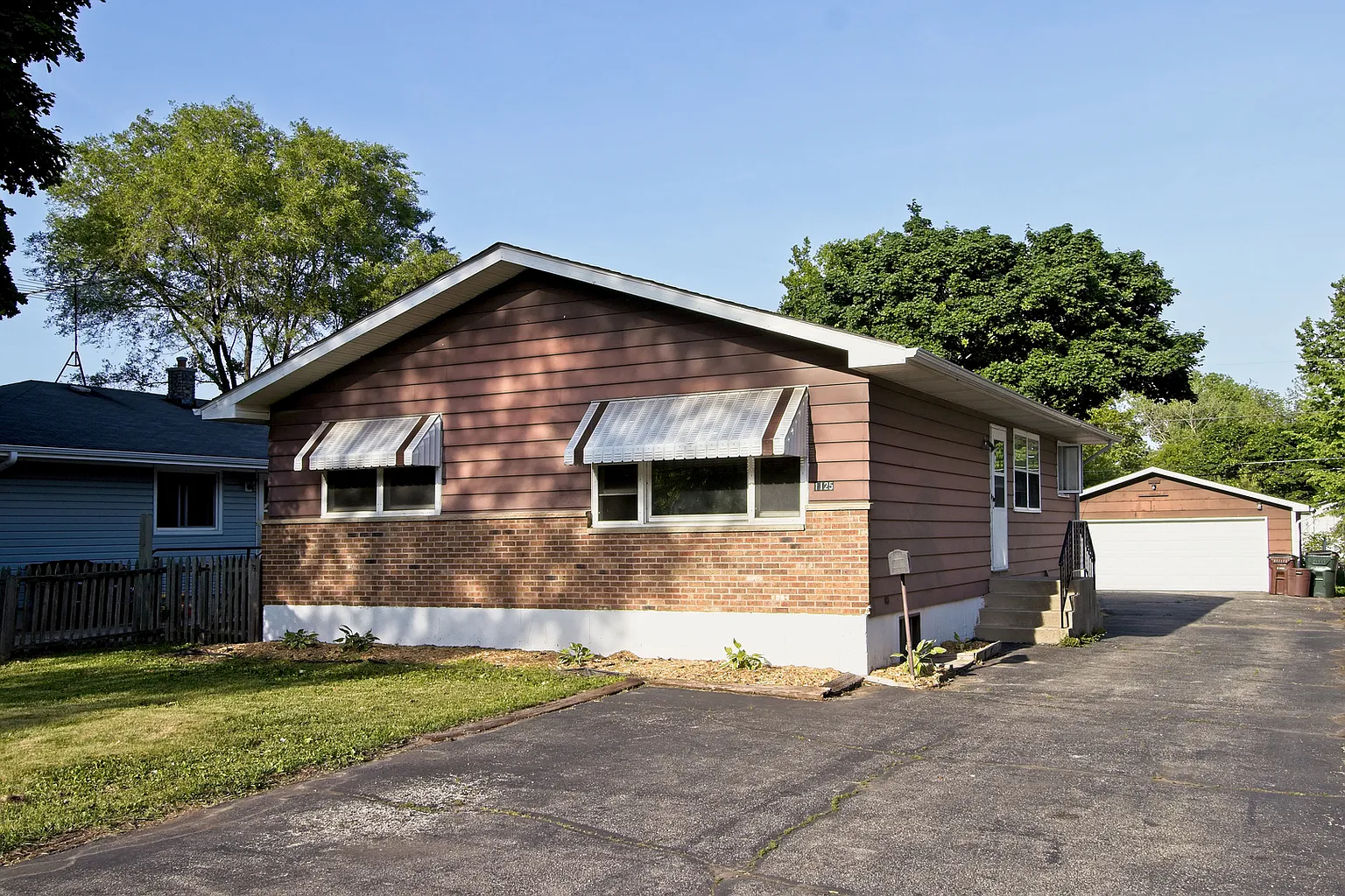 1125 Franklin Ave photo 1