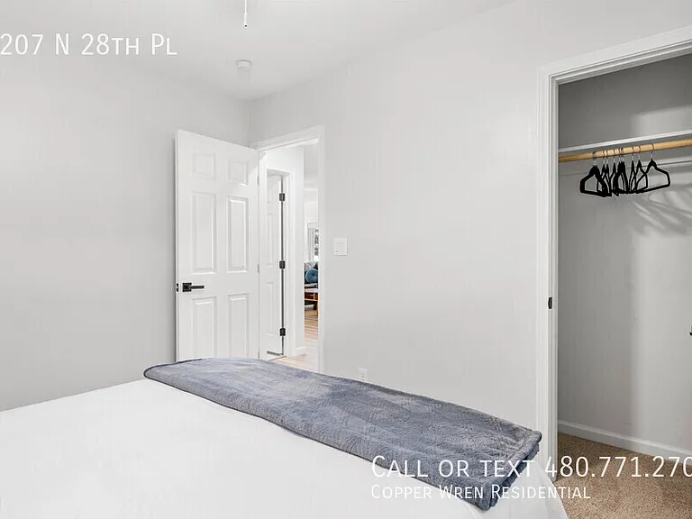 2207 N 28th Pl — Photo 25
