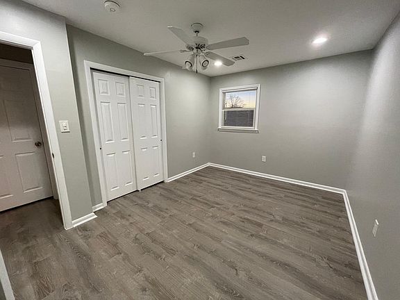 5th image of 22 Lagoon Dr W