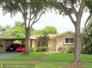 820 Petunia Dr, Plantation, FL 33317