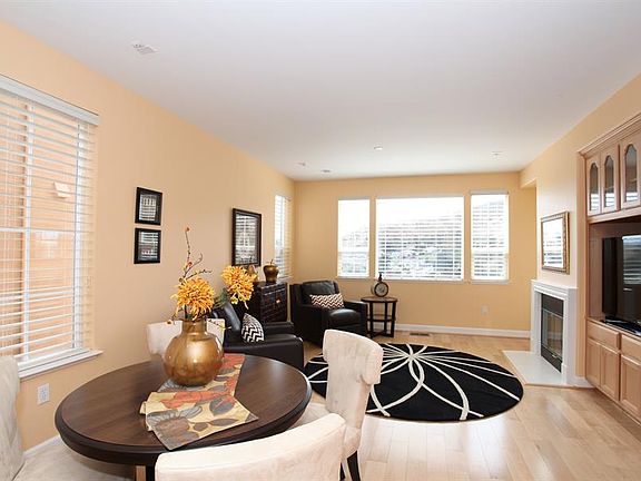 5th image of 121 Bayview Dr