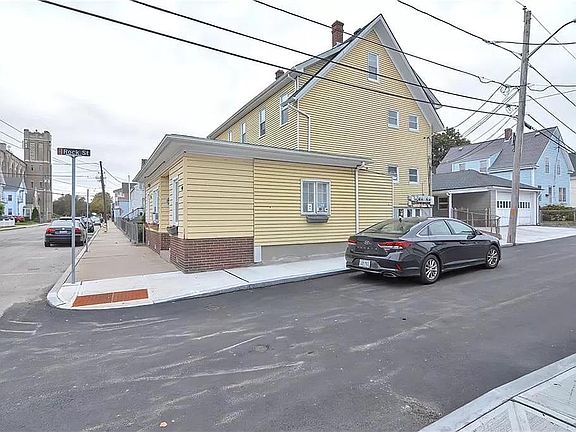3rd image of 211 State St Front 1