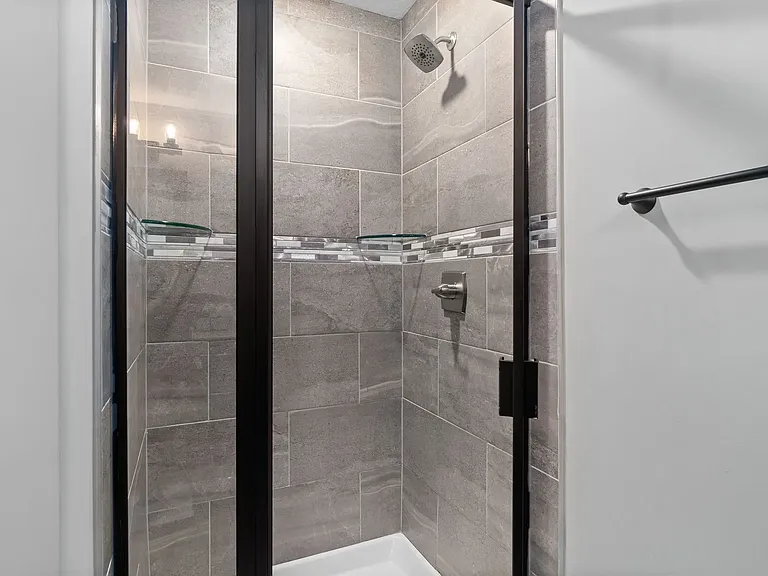 429 Woodtrace Dr — Photo 13
