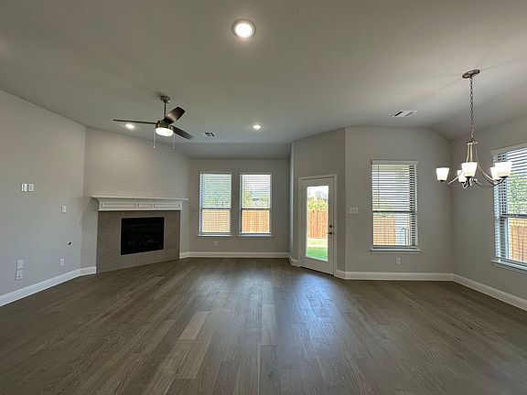 3rd image of 4857 Purlieu Dr