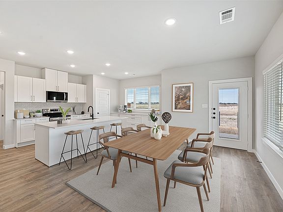 3rd image of 4405-4407 4409 Clovis Ct
