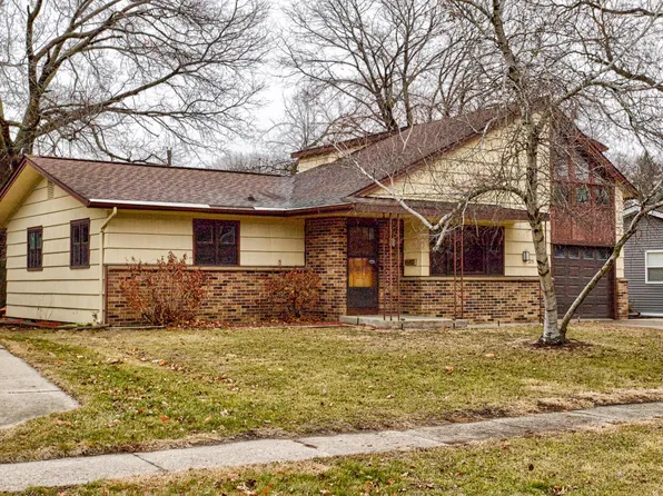 215 E O'Neil Dr, Ames, IA 50010