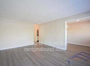 702 NE 99th Ave APT 3, Portland, OR 97220