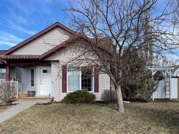 404 SW 18th St SE, High River, AB T1V 1W3