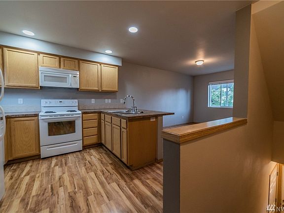 4th image of 6905 Rainier Dr E #2C